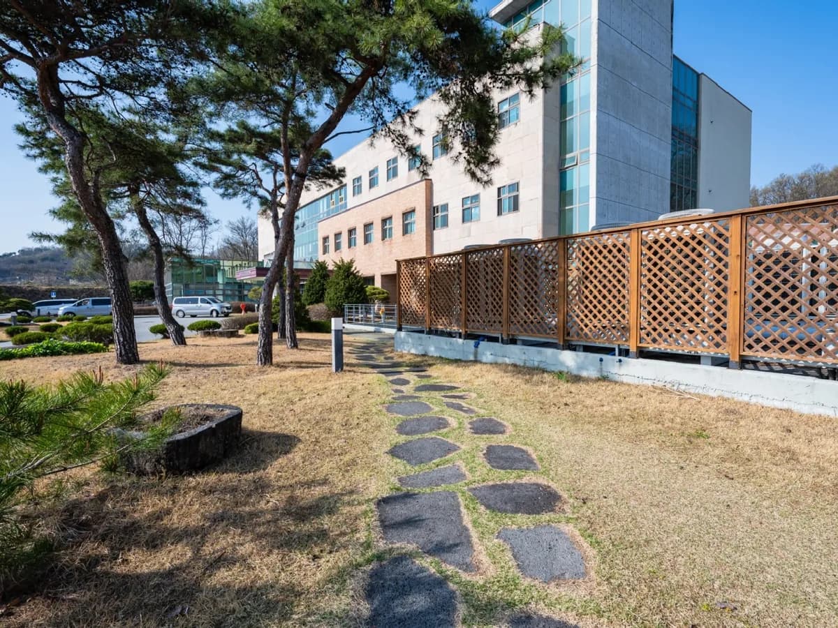충주시노인전문병원 이미지 3